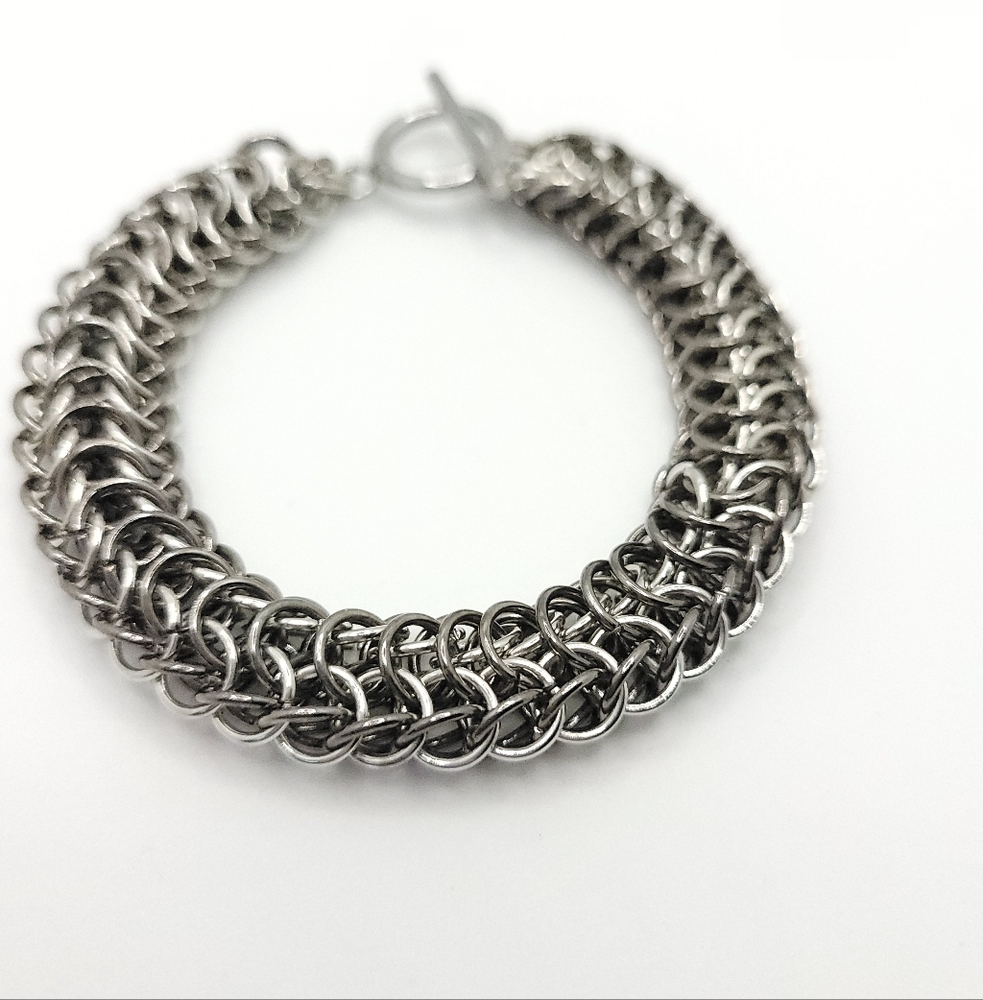 Two-tone Dragonscale Chainmail Bracelet